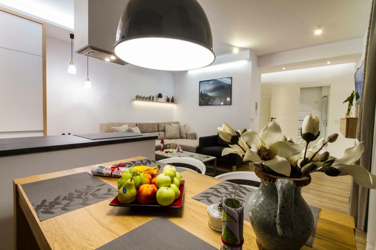 Apartament Pajo I -Rezydencja Tatry--Grota Solna--Taras--Garaz Podziemny ザコパネ エクステリア 写真